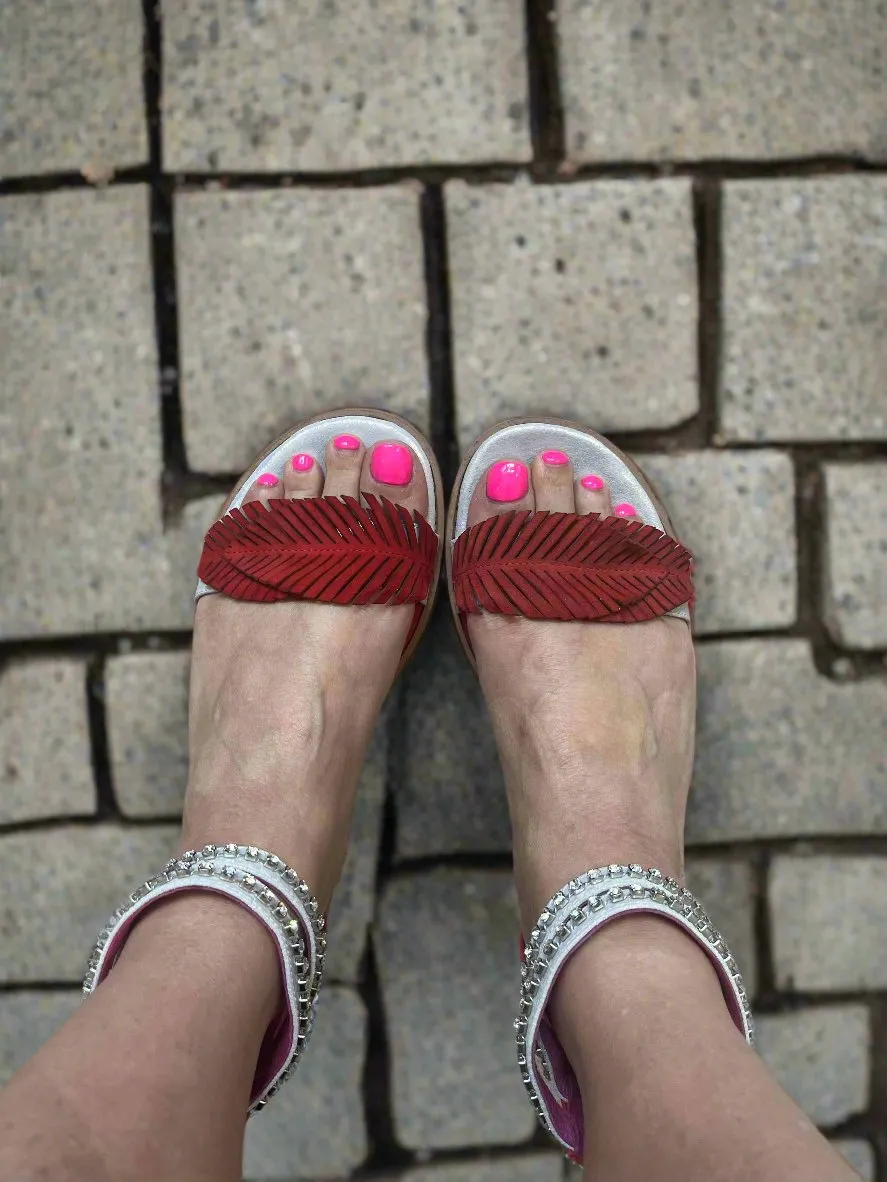 Izzy Red flat sandal