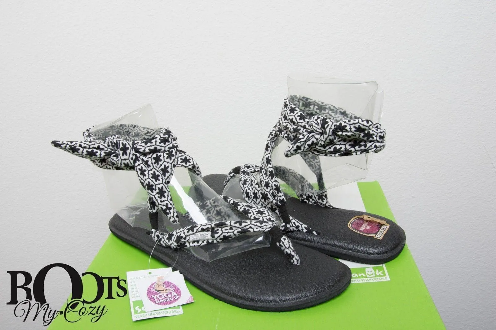 Sanuk Slinged Up Black / White Tile Sandals