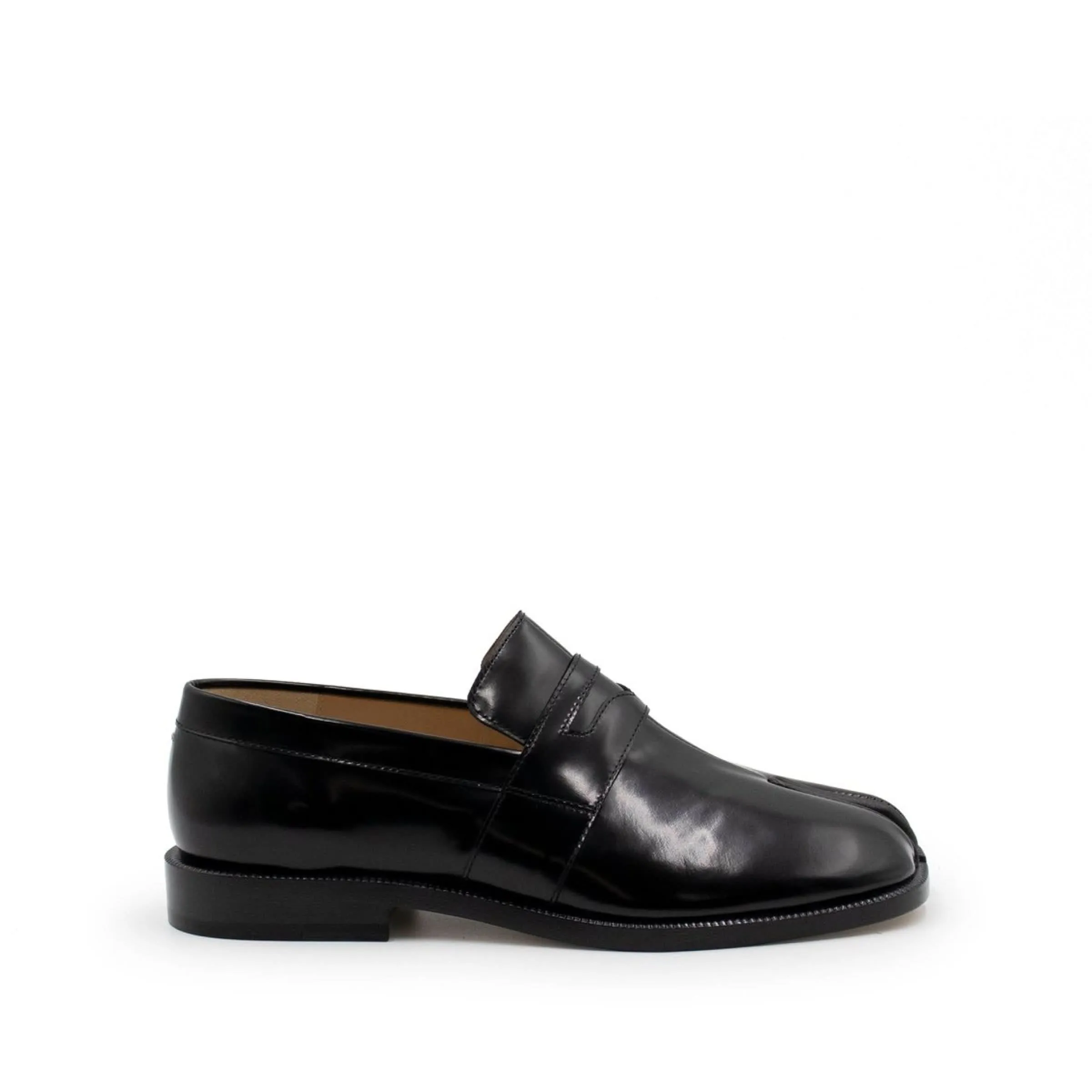 Tabi Loafers in Black